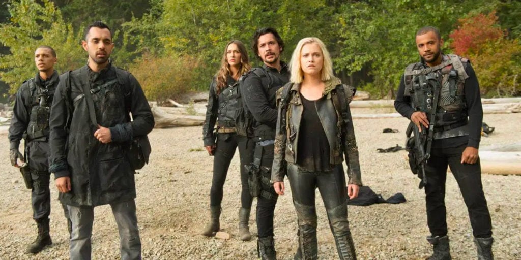 The 100 costume guides
