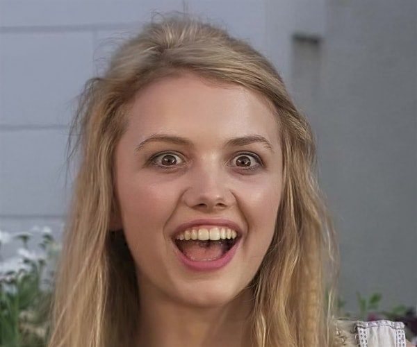 Cassie Ainsworth Costume