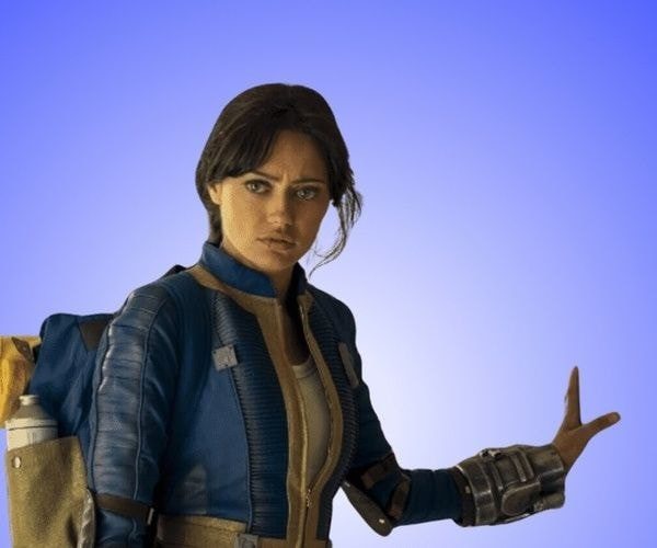 Lucy MacLean Costume