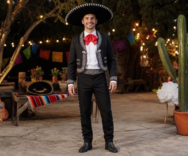 Mariachi costume photo