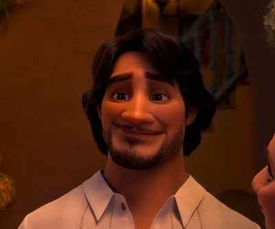 Mariano Guzmán Costume
