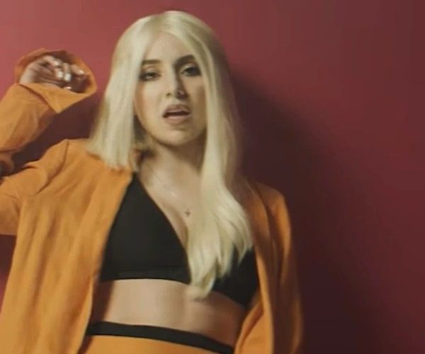 Ava Max Costume