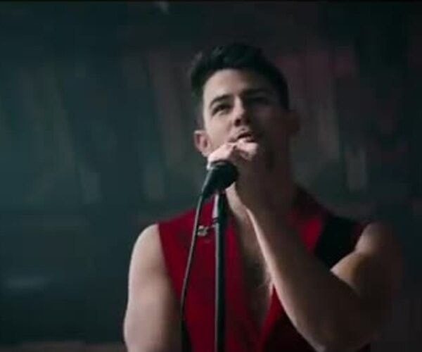 Nick Jonas (Sucker)