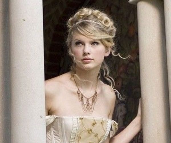 Taylor Swift (Love Story)